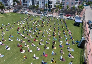 Uur Mumcu Stad Cuma namaz in Ald